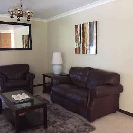 Murdoch Station Bed & Breakfast Perth Bagian luar foto