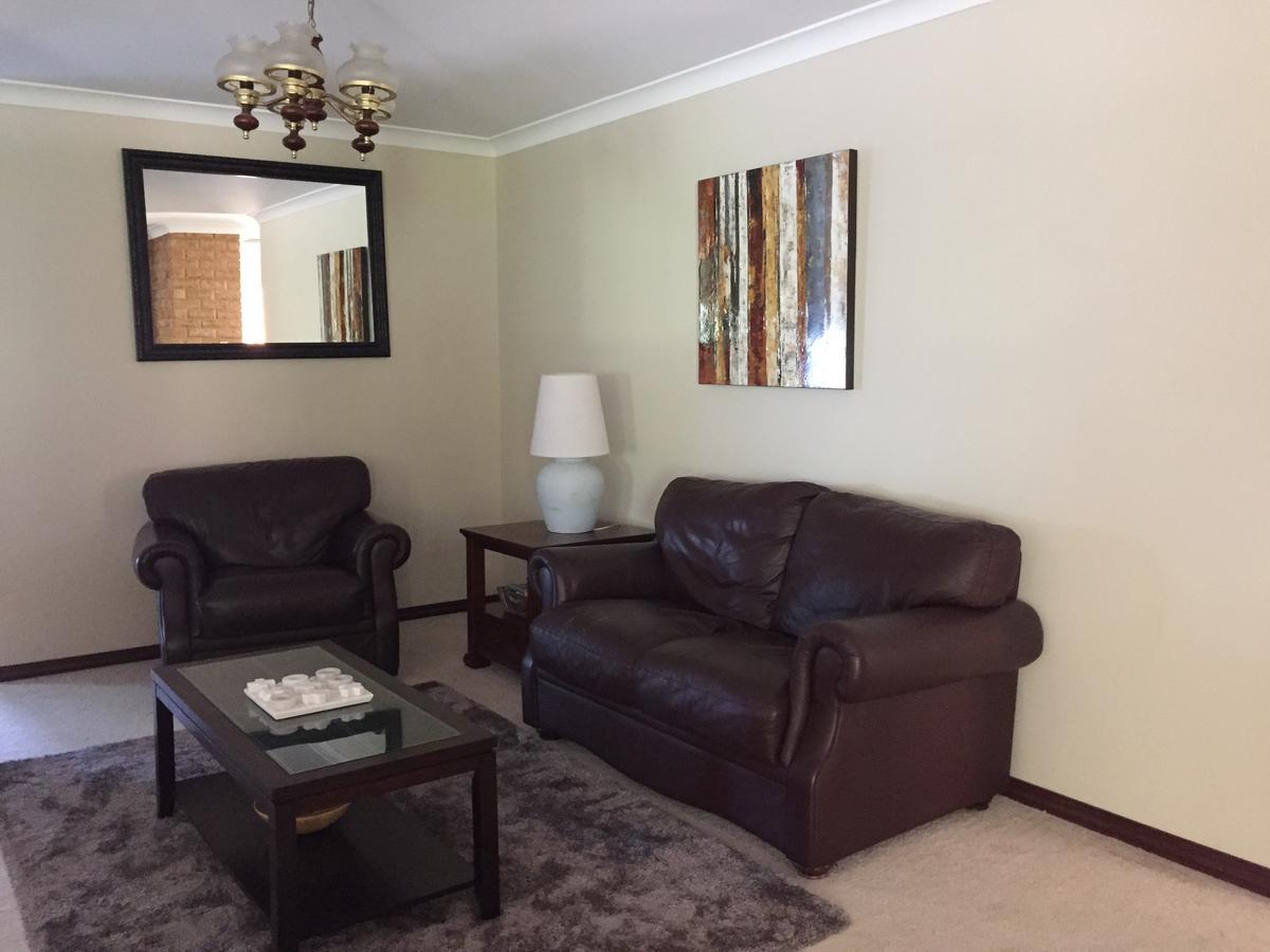 Murdoch Station Bed & Breakfast Perth Bagian luar foto