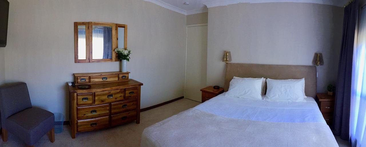 Murdoch Station Bed & Breakfast Perth Bagian luar foto