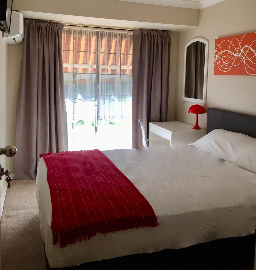 Murdoch Station Bed & Breakfast Perth Bagian luar foto